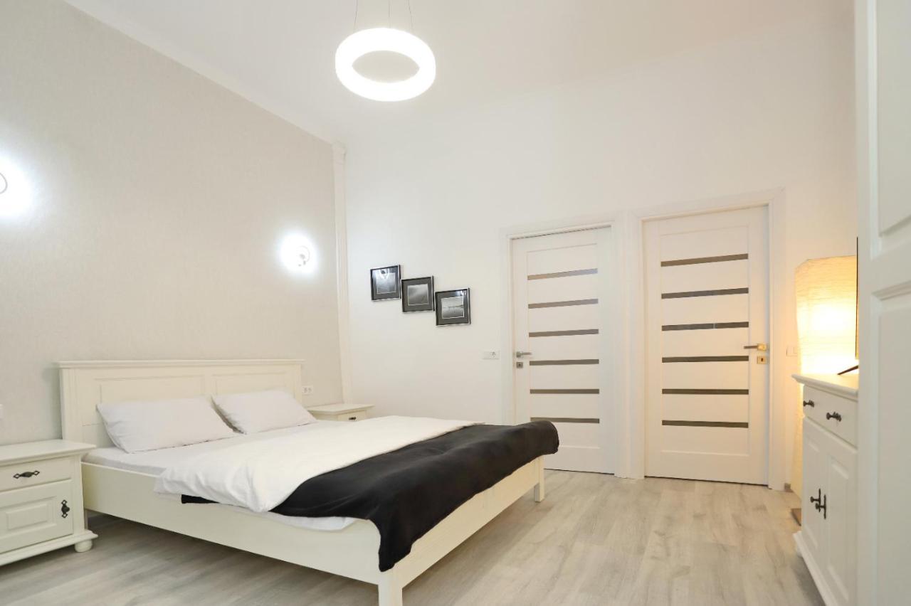 Central Luxury Apartments Орадеа Екстериор снимка