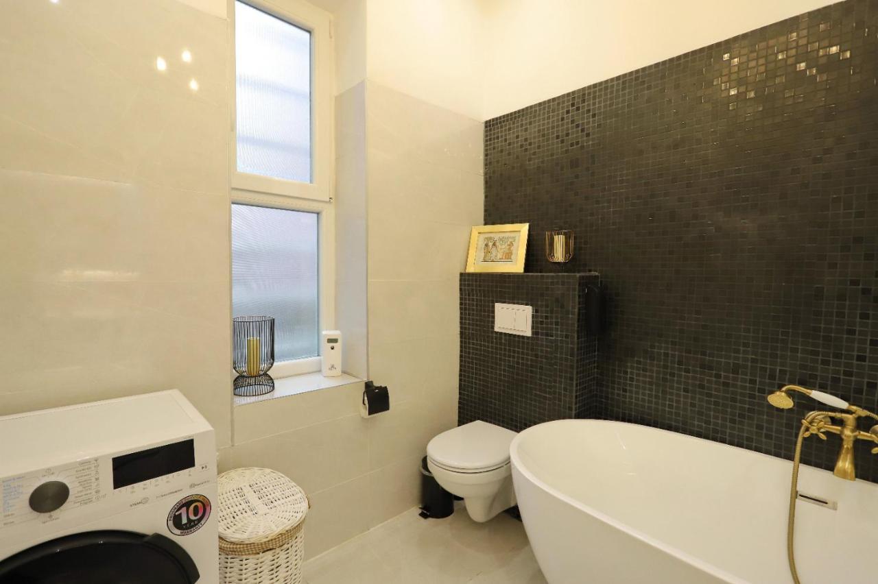 Central Luxury Apartments Орадеа Екстериор снимка